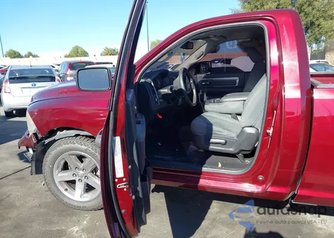 2016 Ram 1500 Express из США, поврежденный, VIN 3C6JR6AT1GG183508